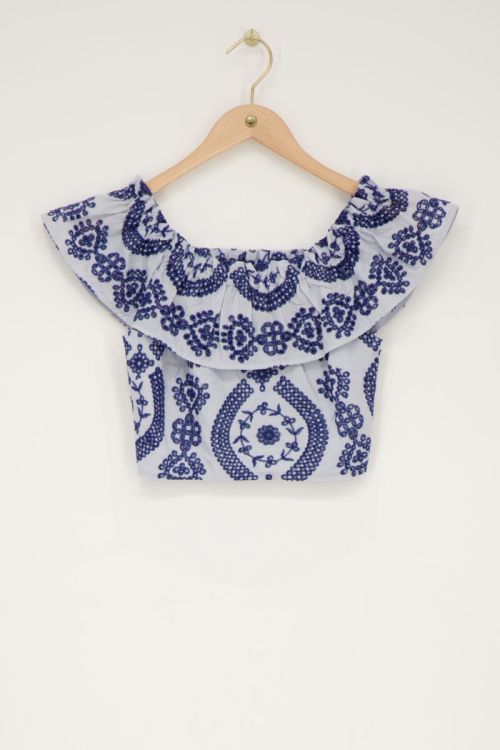 Blauwe cropped top met contrasterende embroidery
