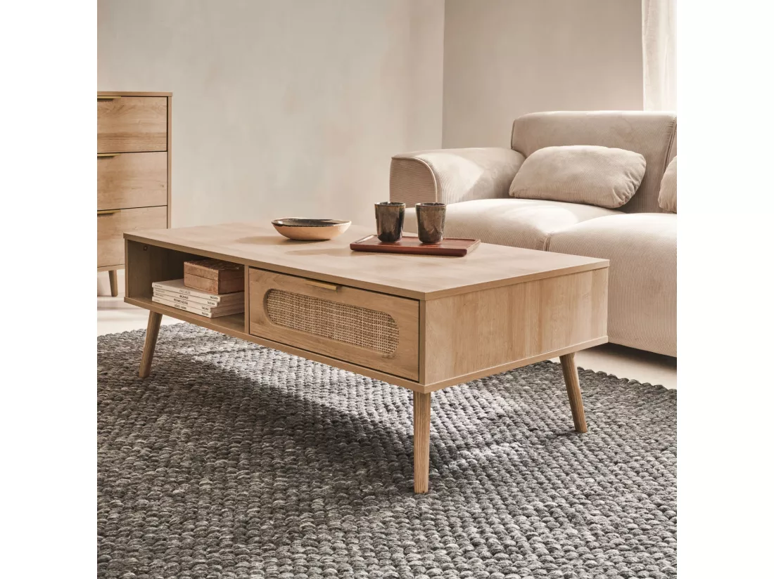 Table basse. Eva. scandinave en cannage arrondi et en décor bois. 1 tiroir réversible L110 x l59 x H39cm