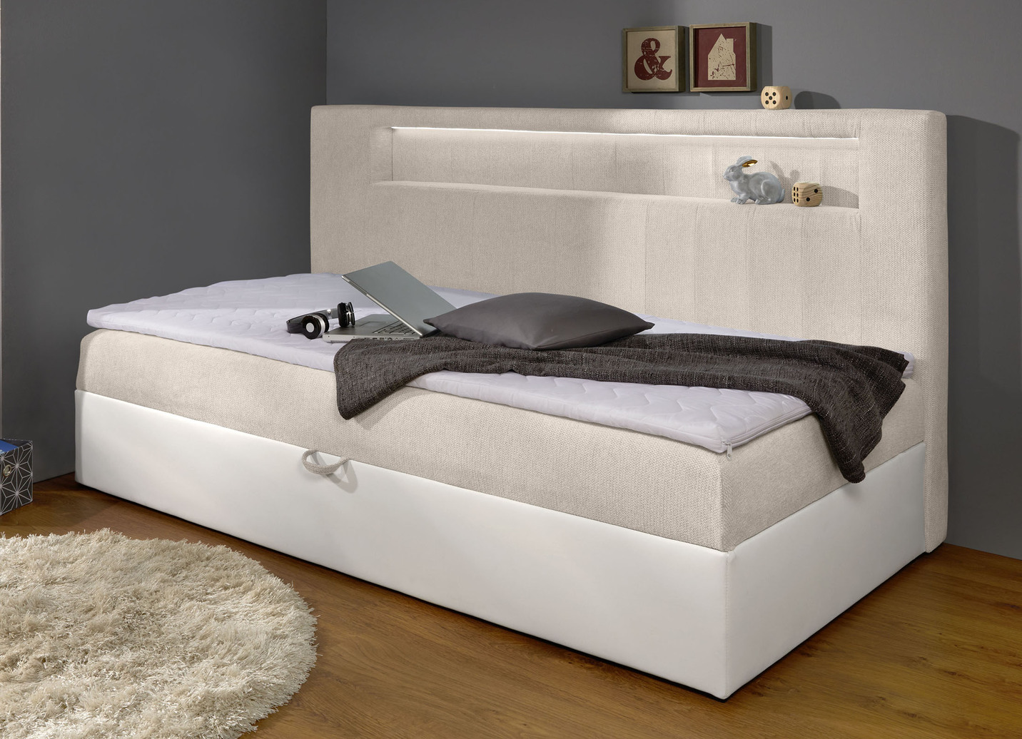 Boxspringbett mit integrierter LED-Beleuchtung