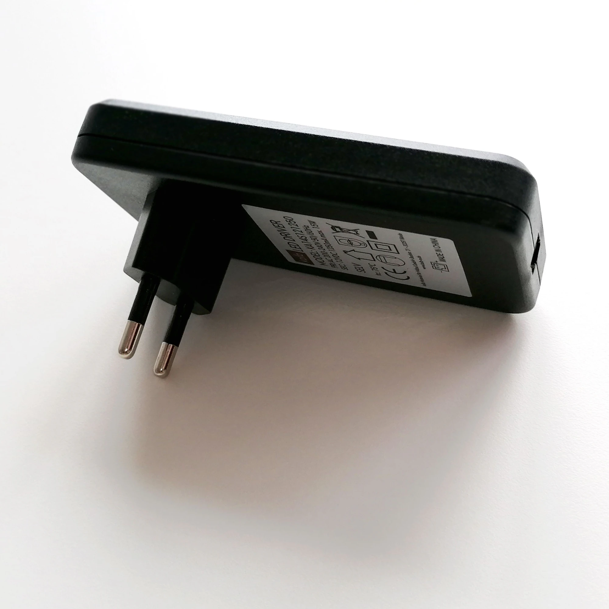 kalb | LED Netzteil Steckernetzteil Trafo Treiber 12V 15W