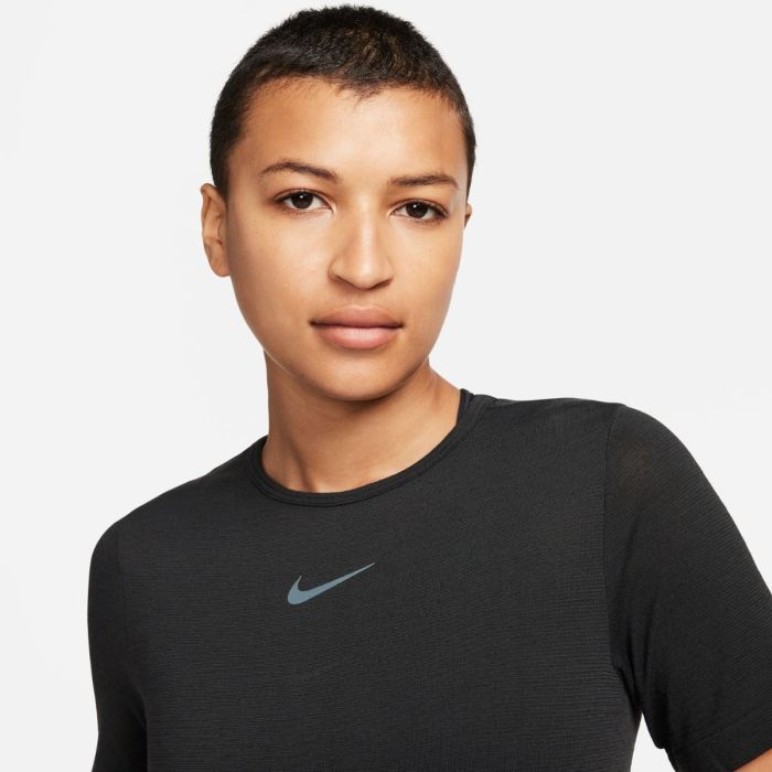 Nike Dame T-shirts Swift Wool SS Tee Sort