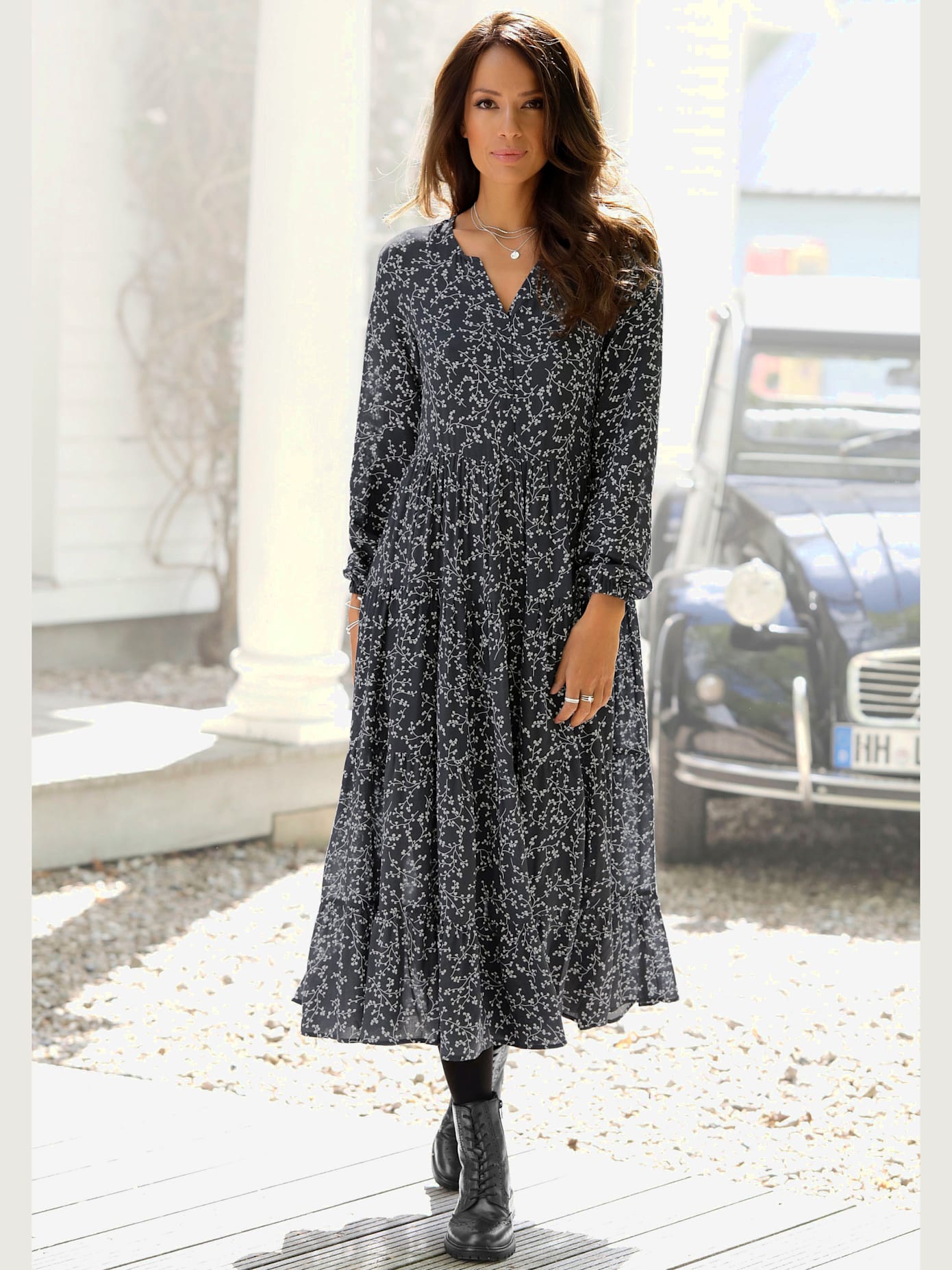 Robe longue avec encolure en v