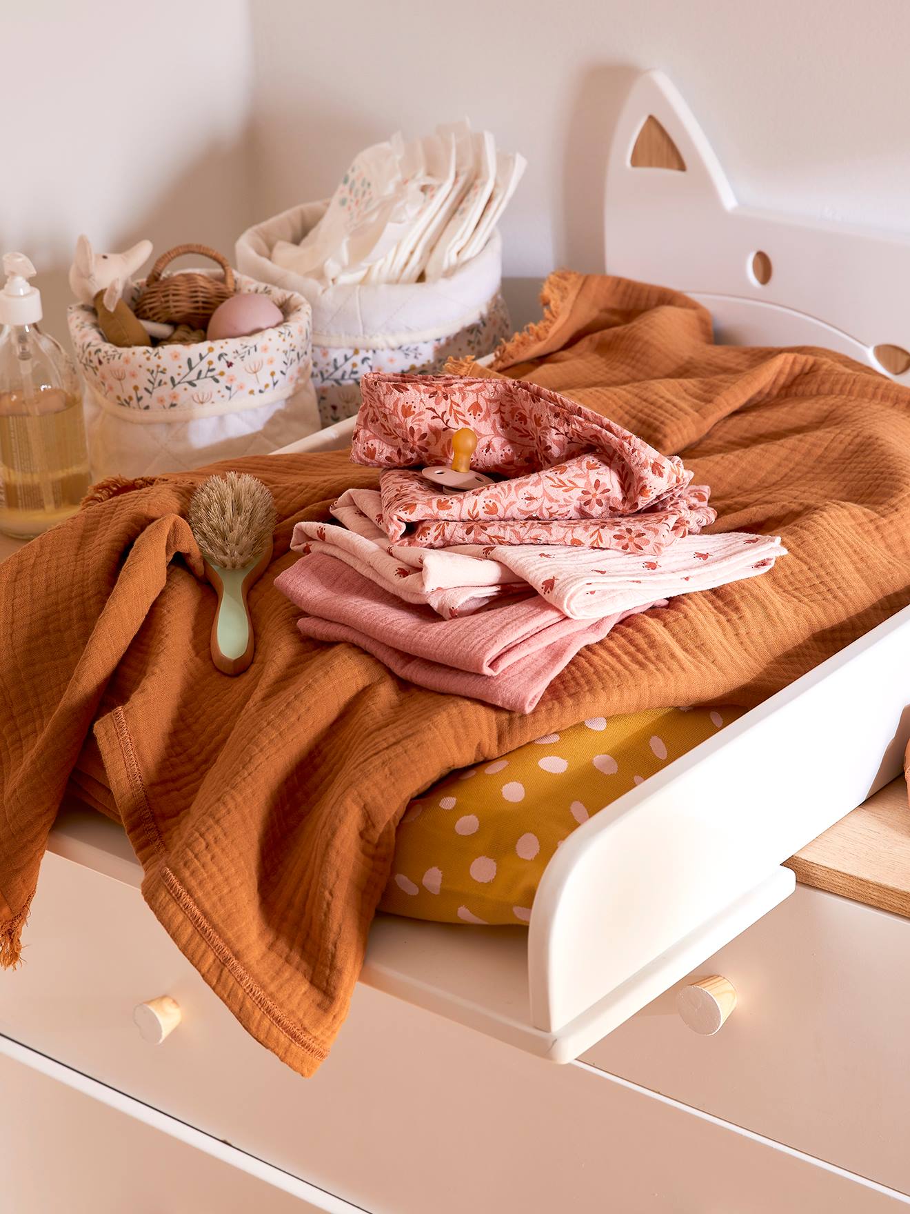 Lote de 3 paninhos de algodão lisos, estilo boêmio, para bebês, na cor rosa escuro, com estampas.