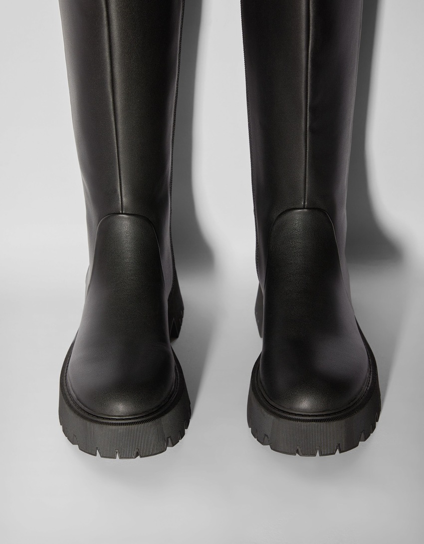 Botas básicas sem salto