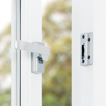 AXA Raamsluiting design met nok links aluminium