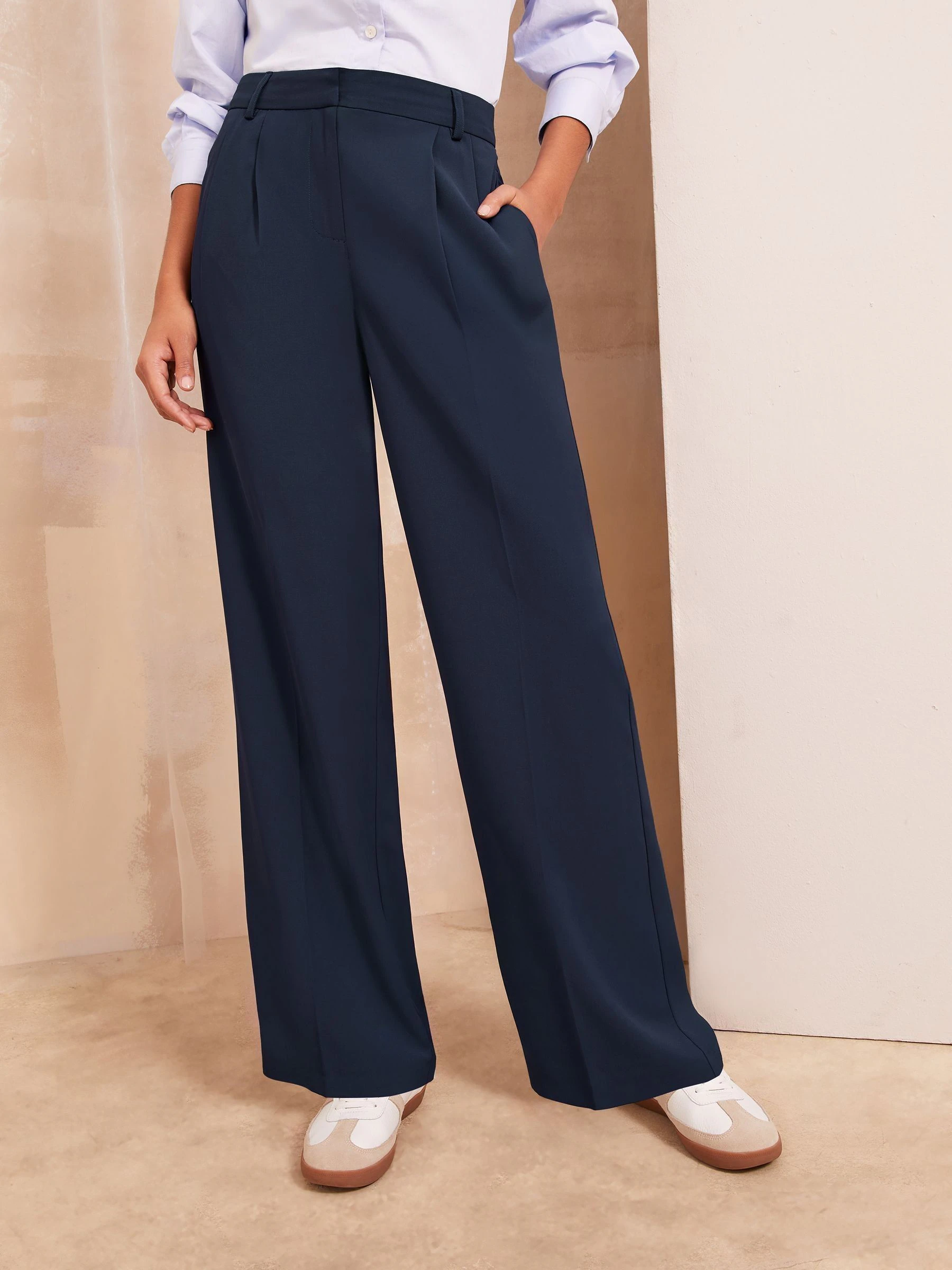 Donkerblauw - Friends Like These Premium broek met wijde pijpen en elastiek aan de achterkant