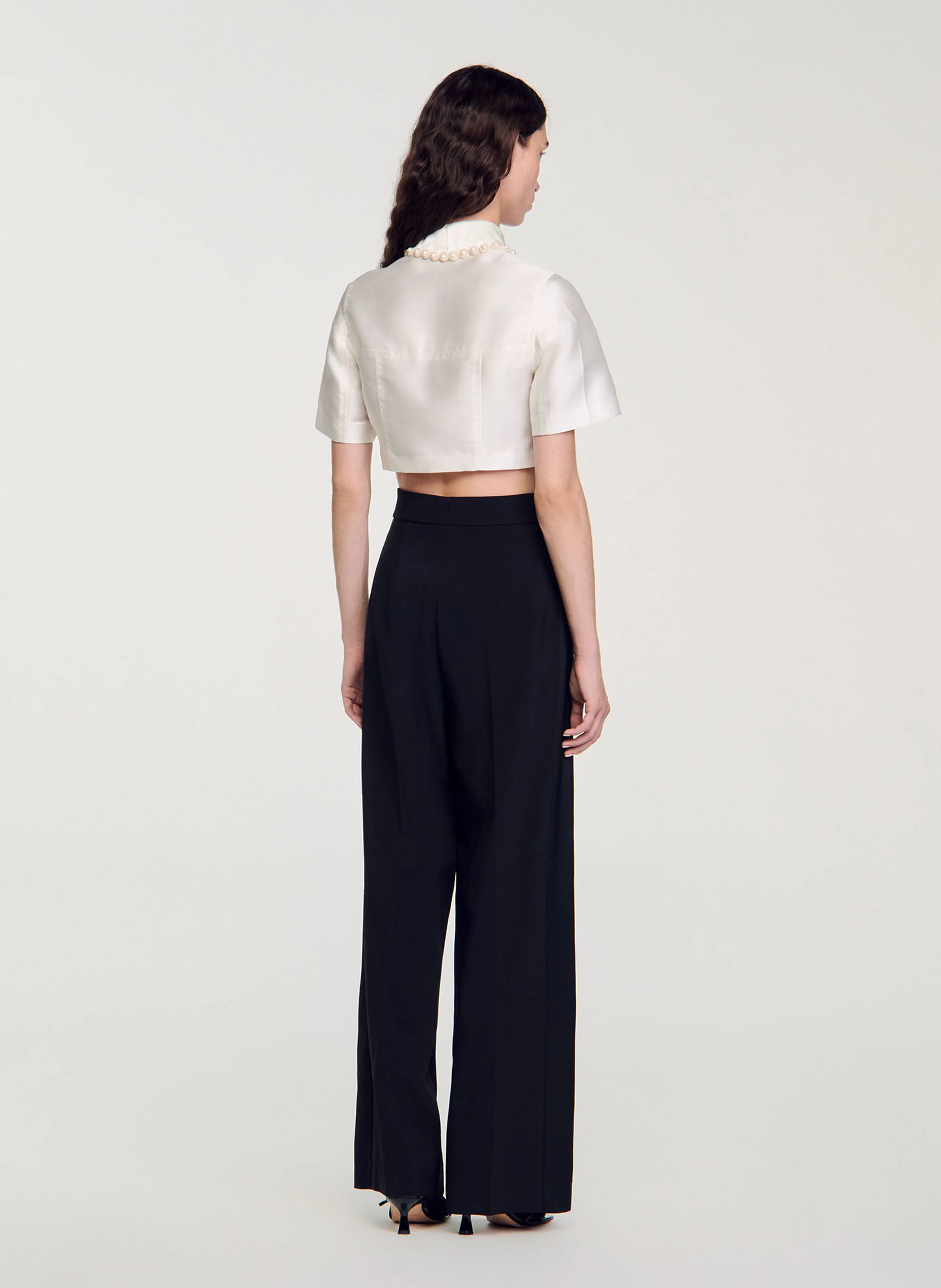 Chemise courte satinée à perles | Blanc