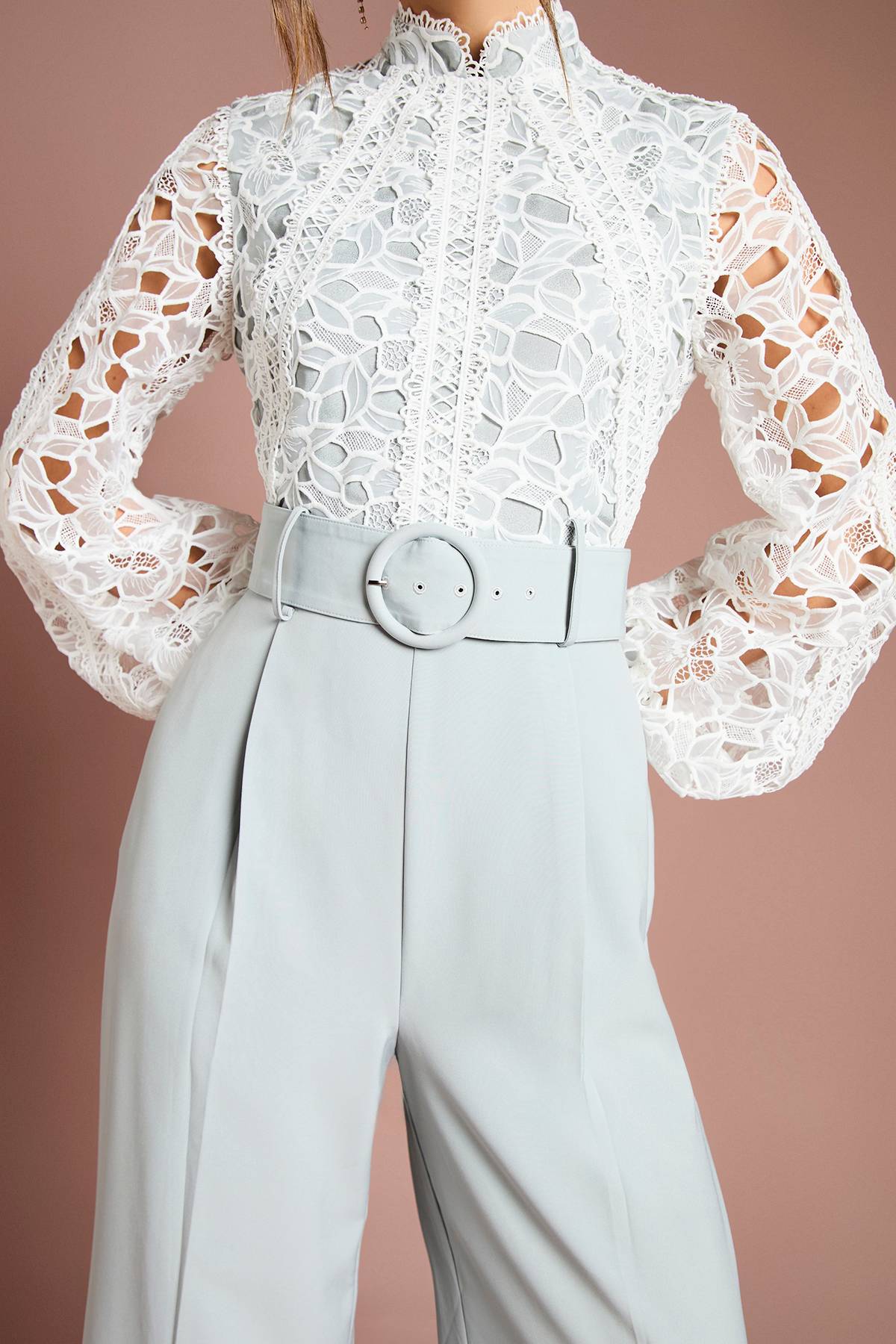 Coast Combinaison à Manches Longues en Dentelle d'Organza avec Ceinture