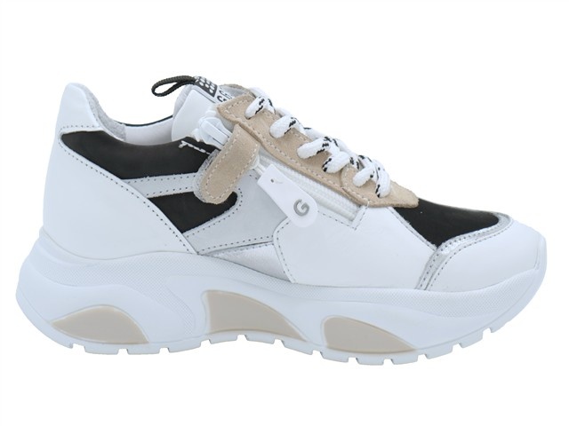 Giga Sneaker