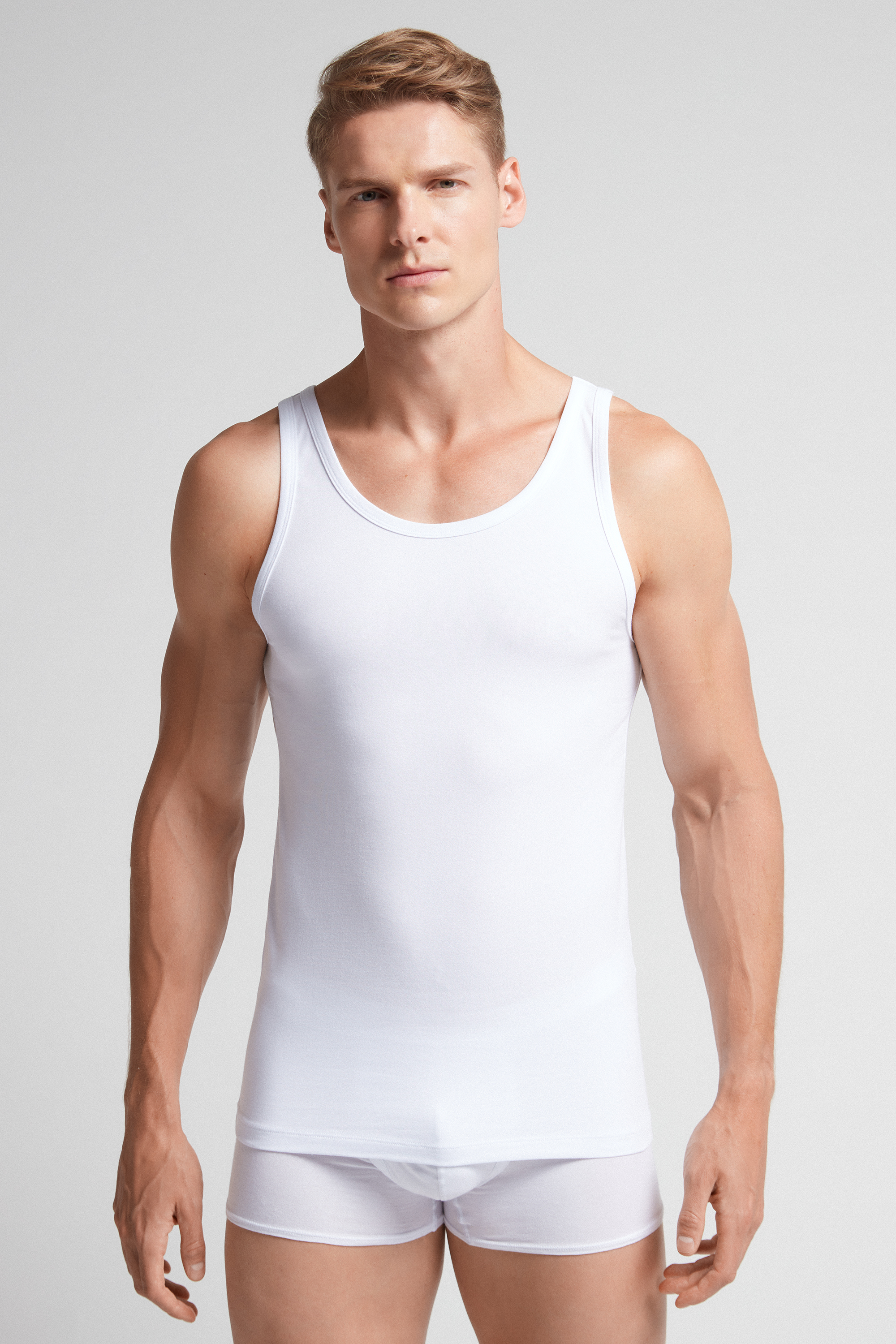 Camiseta sem mangas com gola redonda