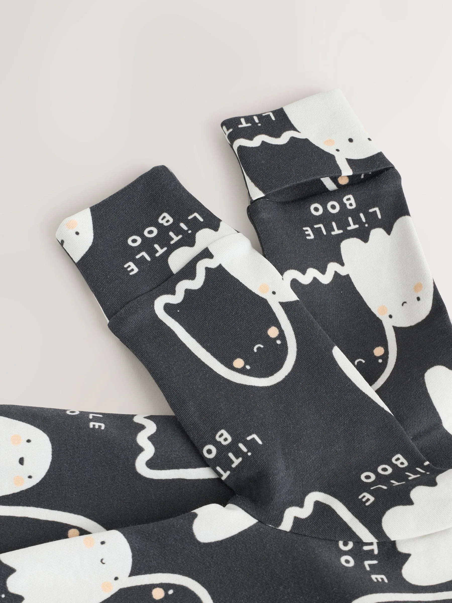 Zwart - Glow-in-the-dark Halloween-babypyjama met tweewegrits (0mnd-2jr)