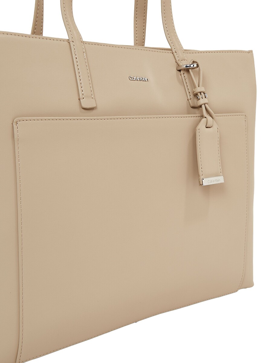 CALVIN KLEIN<br>Bolsa de ombro com alças, para ser usada no ombro