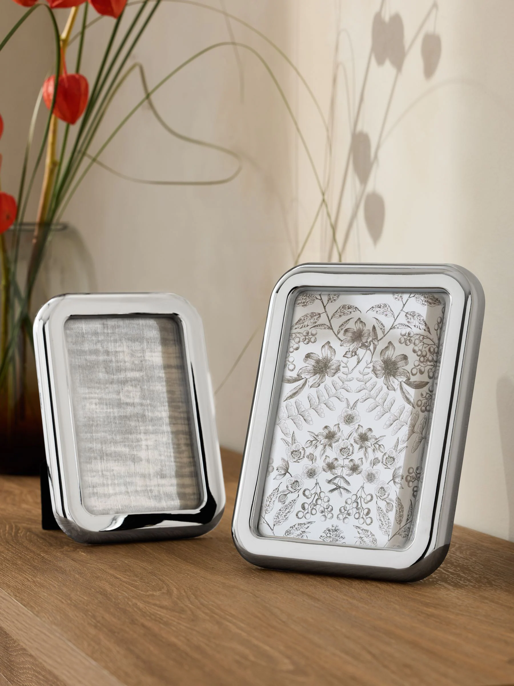 Chrome Finish Tube Photo Frame