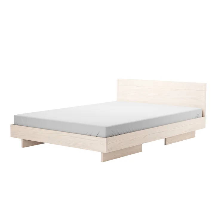 OUT Objekte unserer Tage - Zians Bett Medium mit Kopfteil 160 x 200 cm, Esche gewachst mit Weisspigment