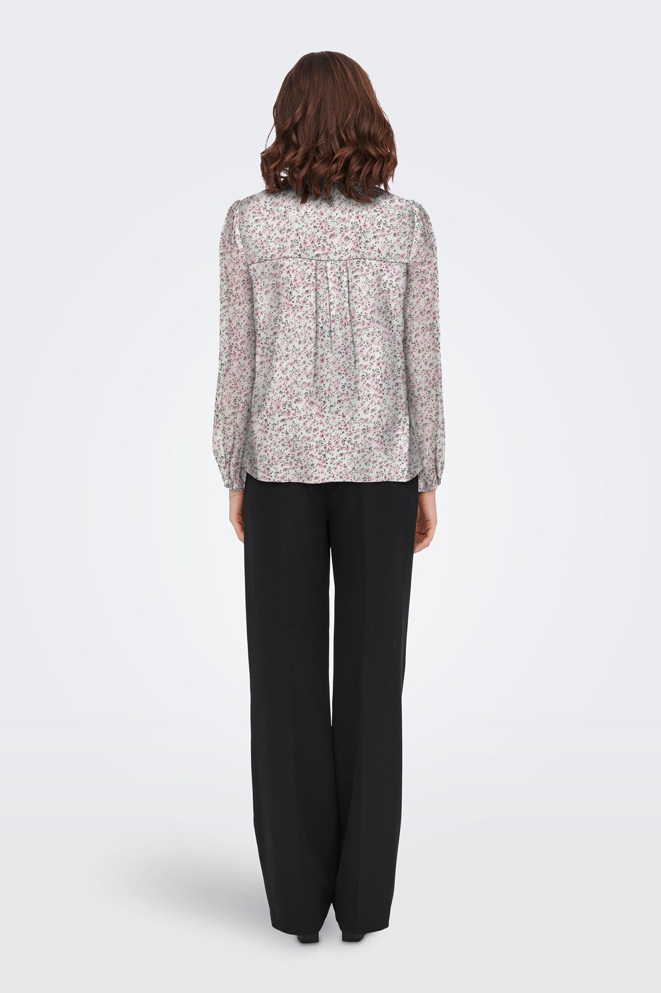 Blusa de manga comprida com gola alta falsa