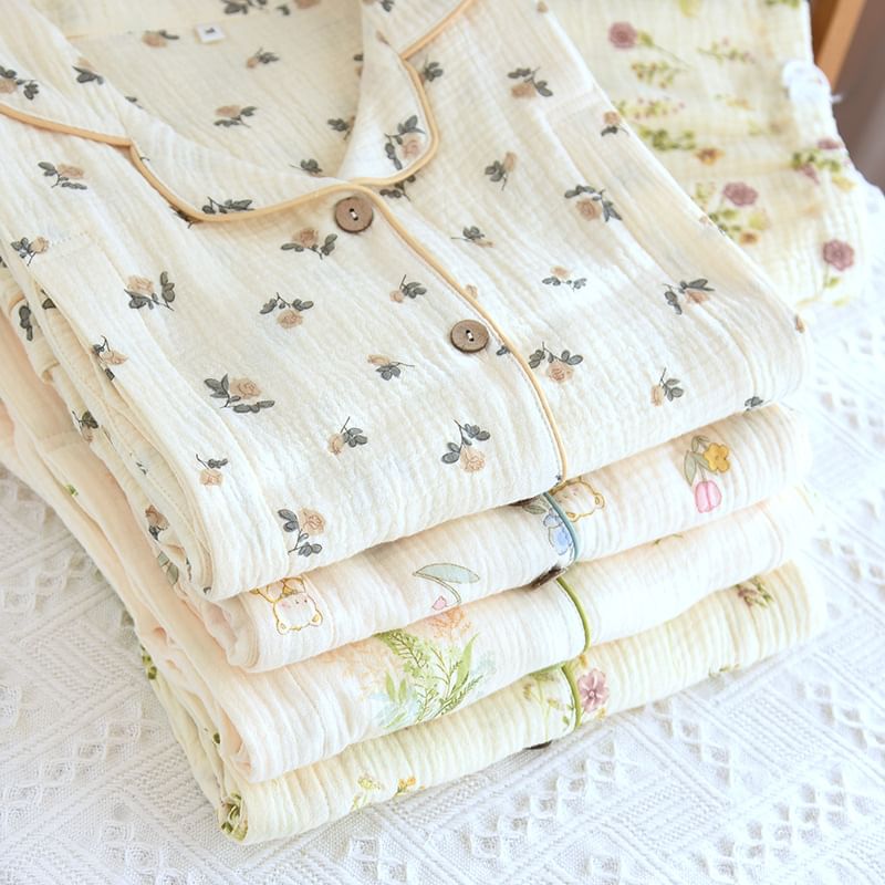 molpes - Zwangerschapspyjamaset: top met lange mouwen, reverskraag, bloemenprint en knopen + broek