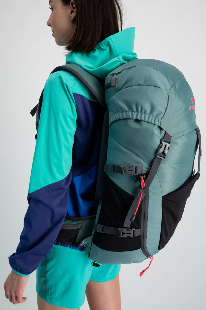 46 NORD Performance Damen Softshelljacke