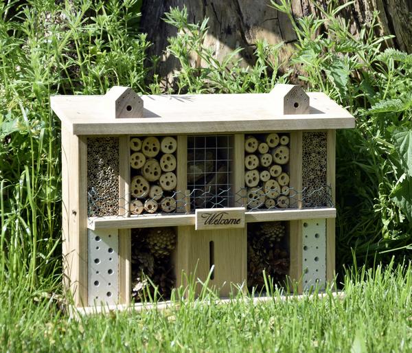LUXUS-INSEKTENHOTELS Insektenhotel Landsitz