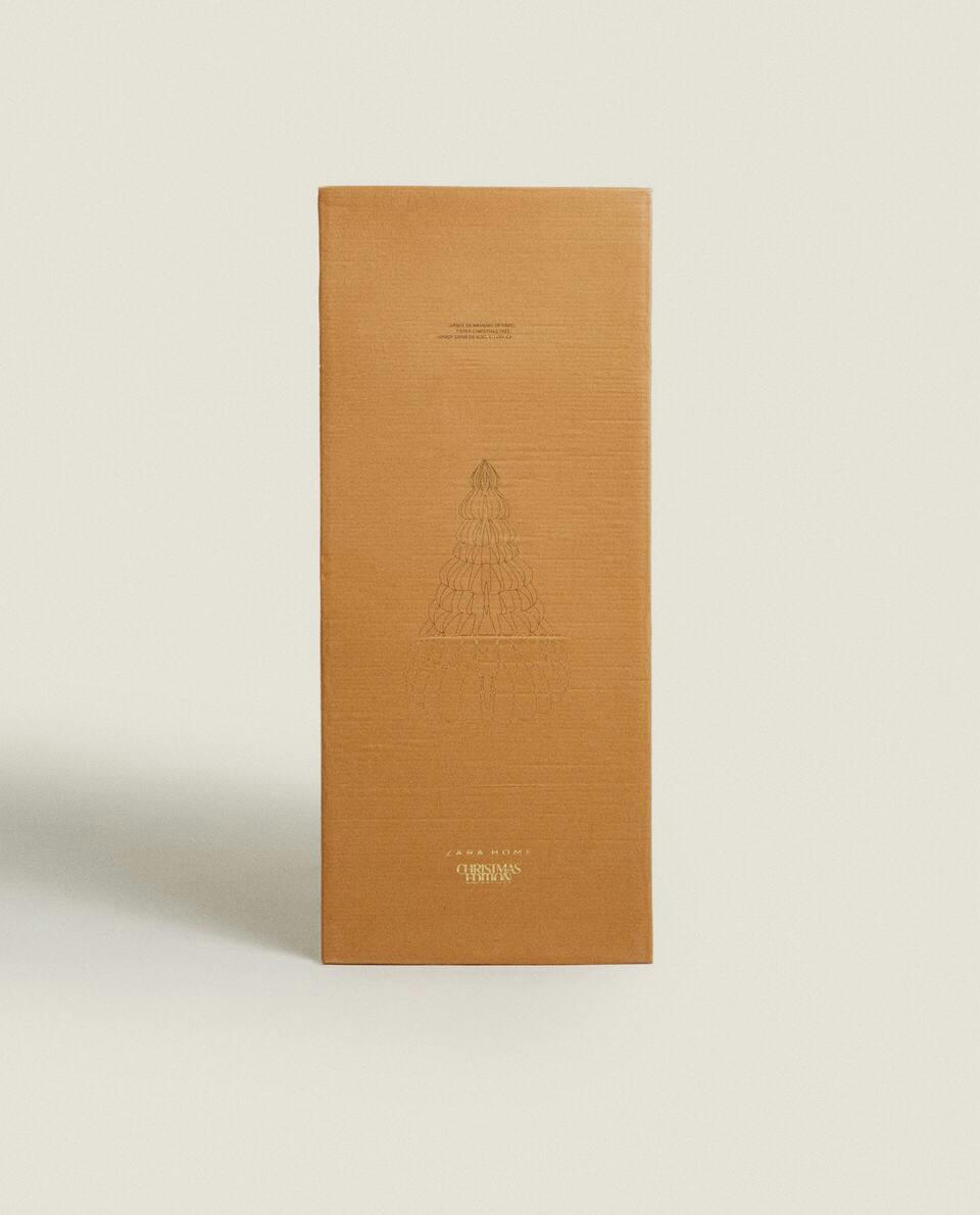 Árvore de Natal decorativa grande de papel com base.
