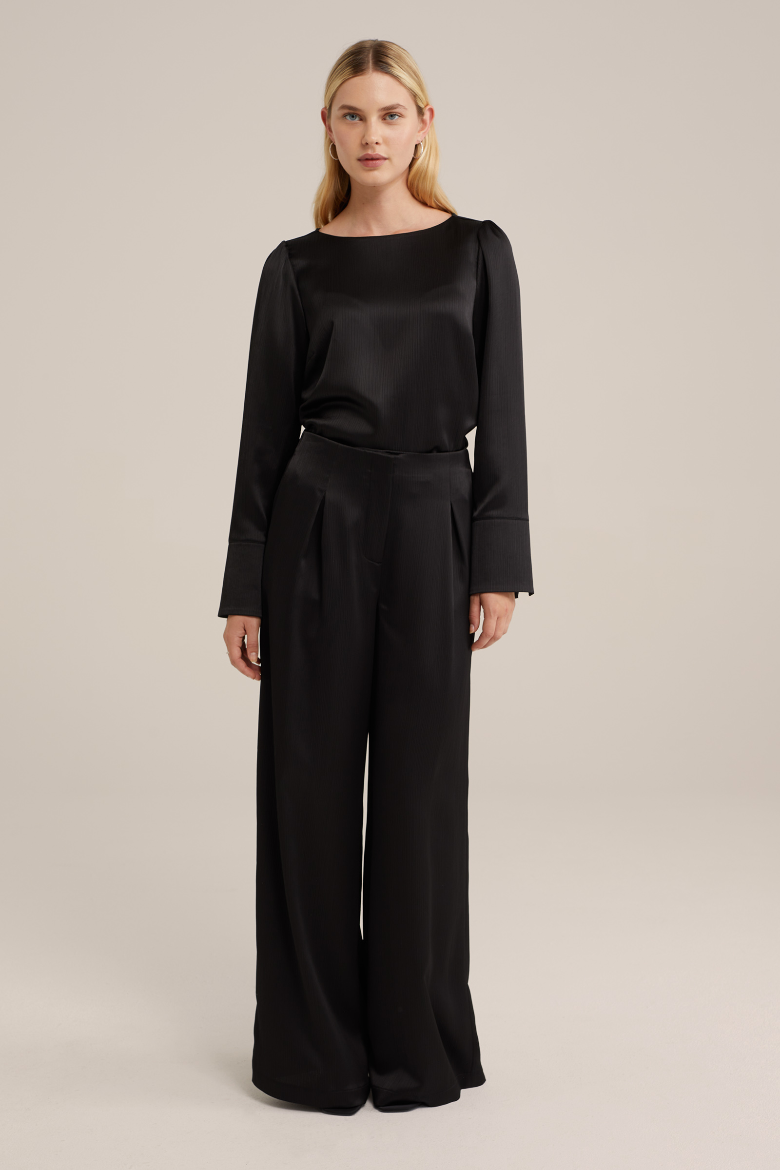 blouse met satijnen look WE Fashion Zwart