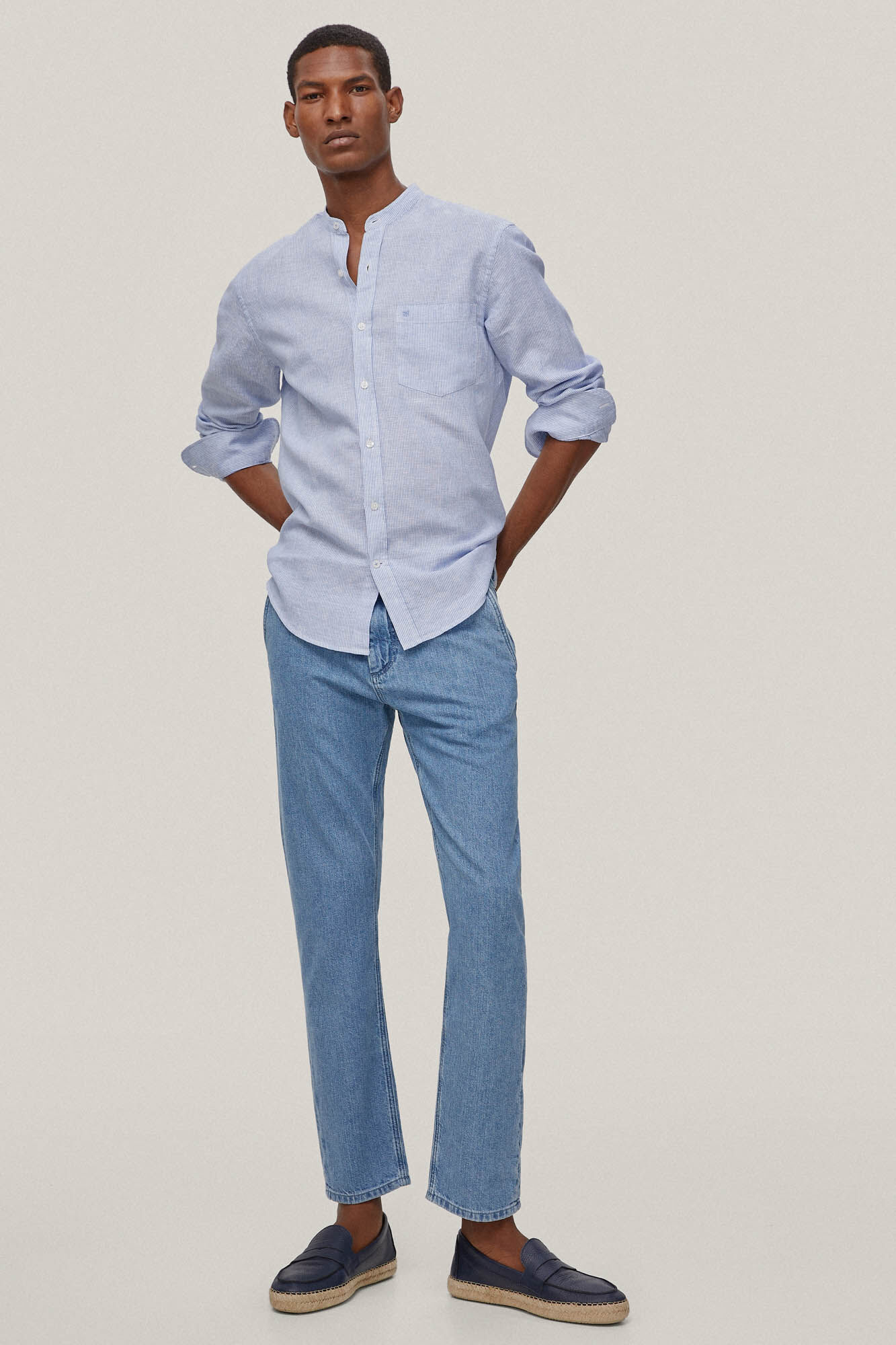 Camisa de linho listrada com gola mandarim - Azul