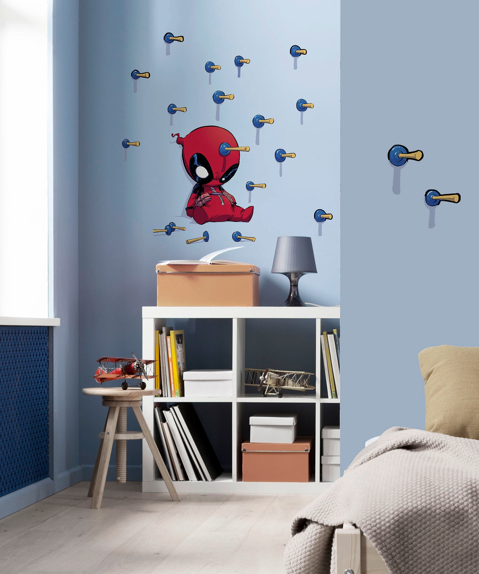Komar Wandtattoo »Deadpool Shootout - Grösse 50 x 70 cm« selbstklebend, Wandsticker, Kinderzimmer