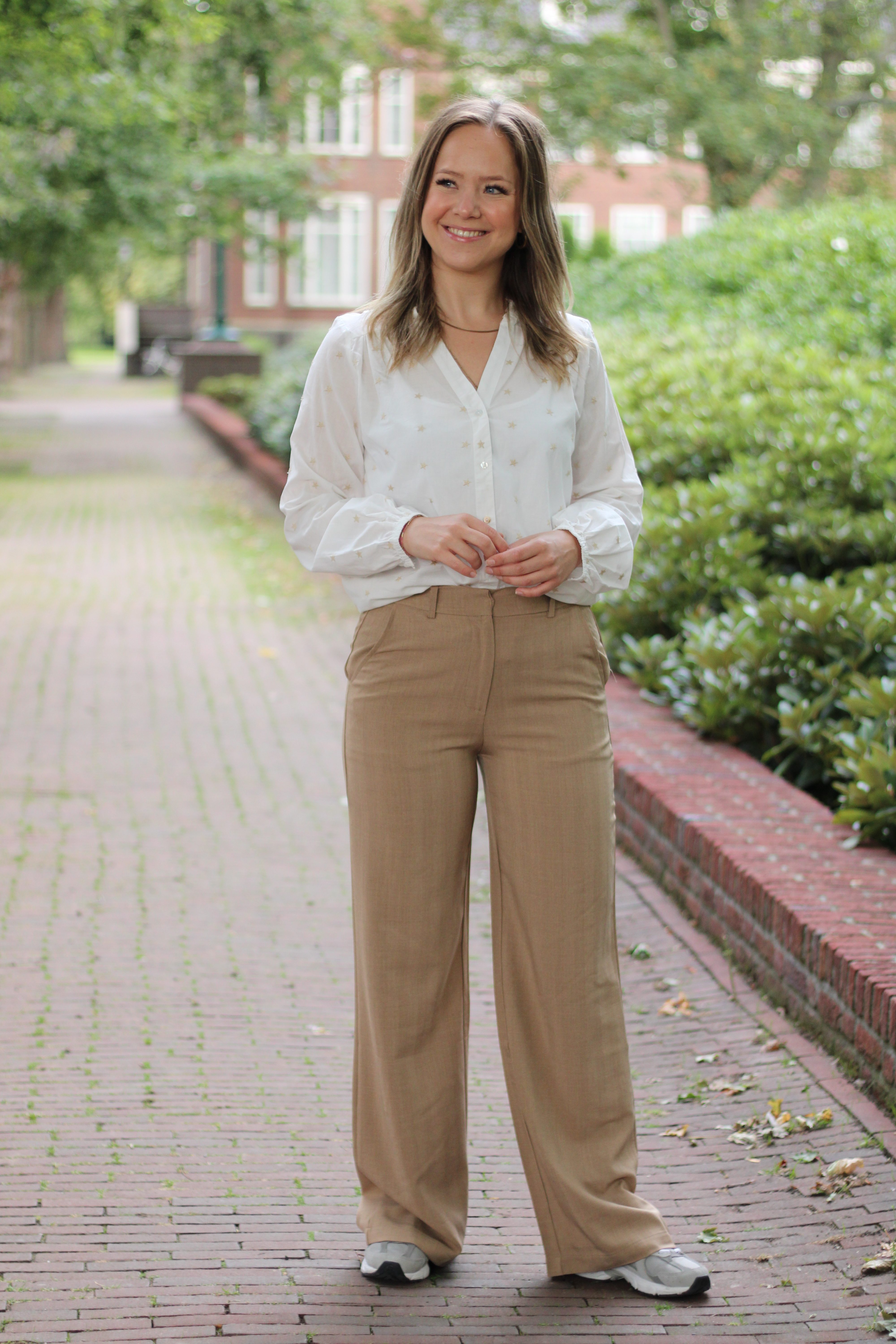 C&S The Label - Lizzy Blouse - Off White/Sand