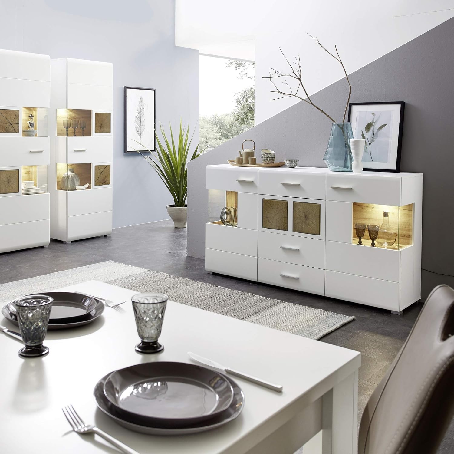 Stella Trading Fun Plus Sideboard weiss mit schönen Hirnholz-Applikationen - Moderne Kommode inkl. LED Beleuchtung - 170 x 94 x 42 cm (B/H/T)