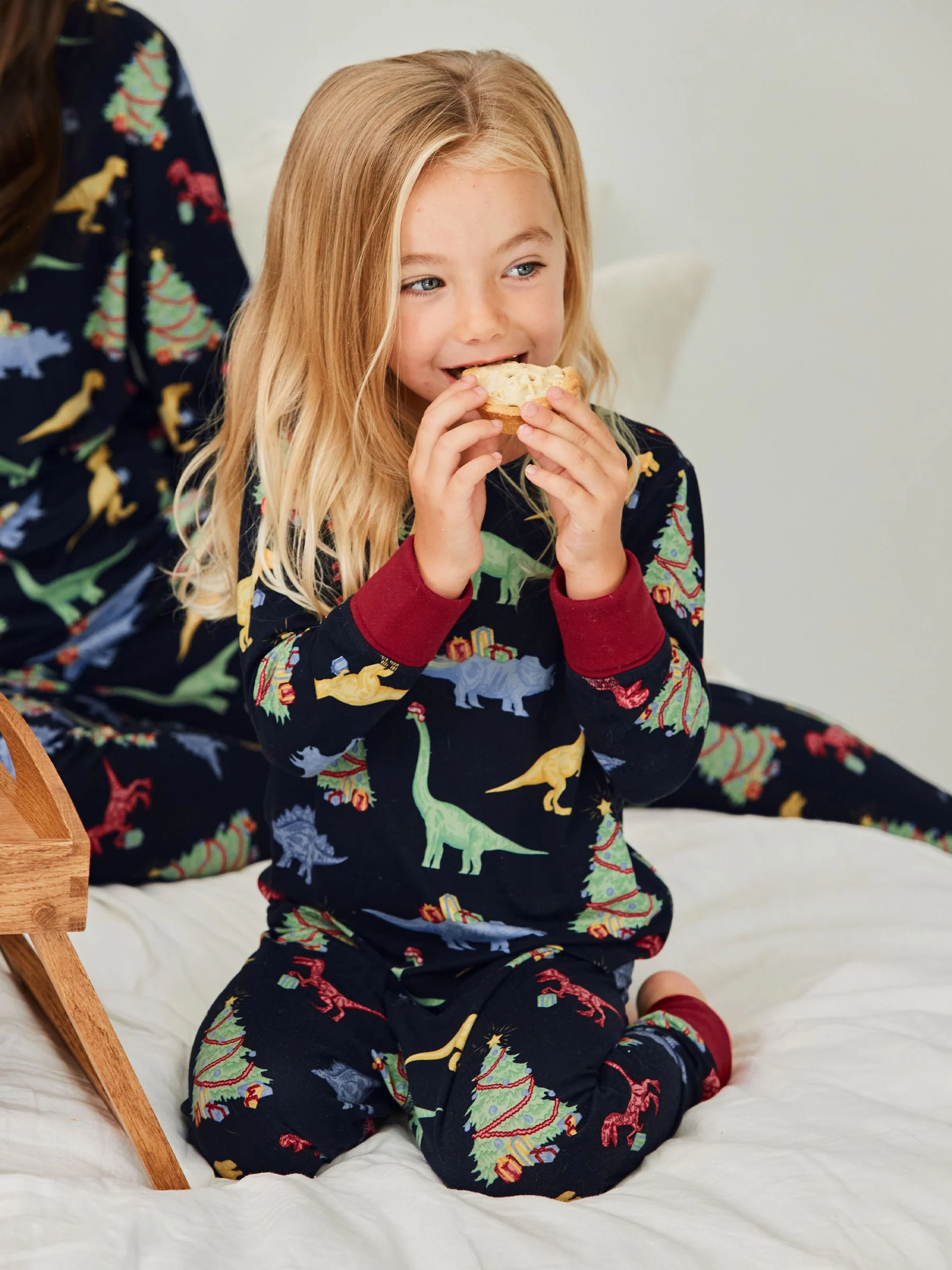 Chelsea Peers Kerstmis Lange Pyjama met Dinosaurusprint