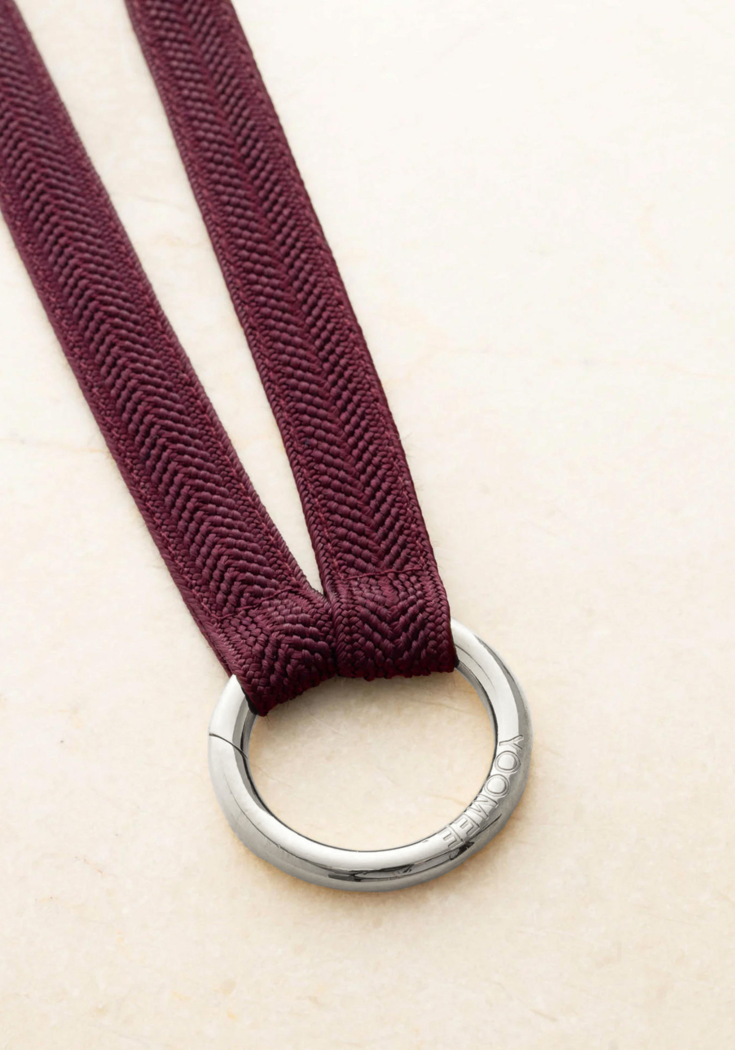YOOMEE Schlüsselband Keychain Zahra Ruby Silver