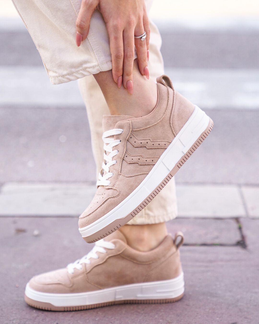 Basket femme taupe à lacets - CL65 TAUPE