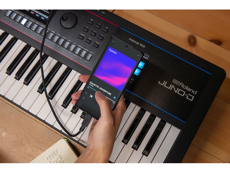 Roland Synthesizer JUNO-D8 Synthesizer mit 88 gewichteten Tasten für Live-Musiker und Produzenten