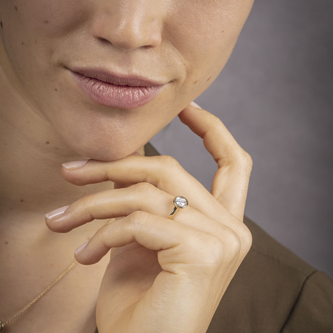 0.50 Karat GIA-Diamant Verlobungsring 750/18 K Gelbgold in Zargenfassung