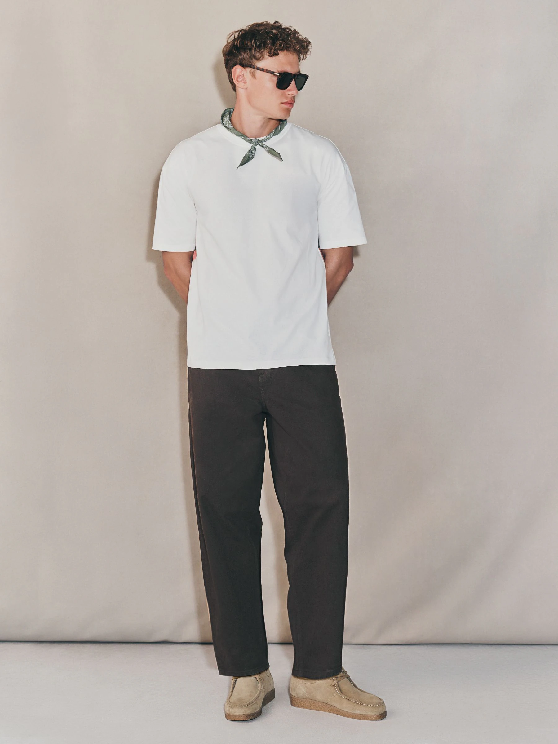 Bruin - EDIT Barrel Fit Jeans