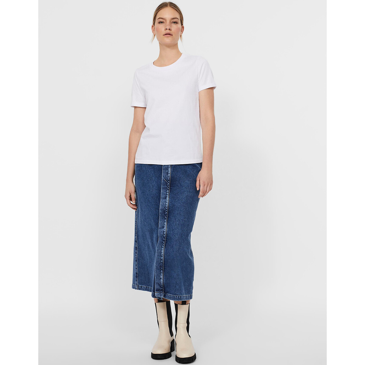 VERO MODA<br>Camiseta com gola redonda e mangas curtas