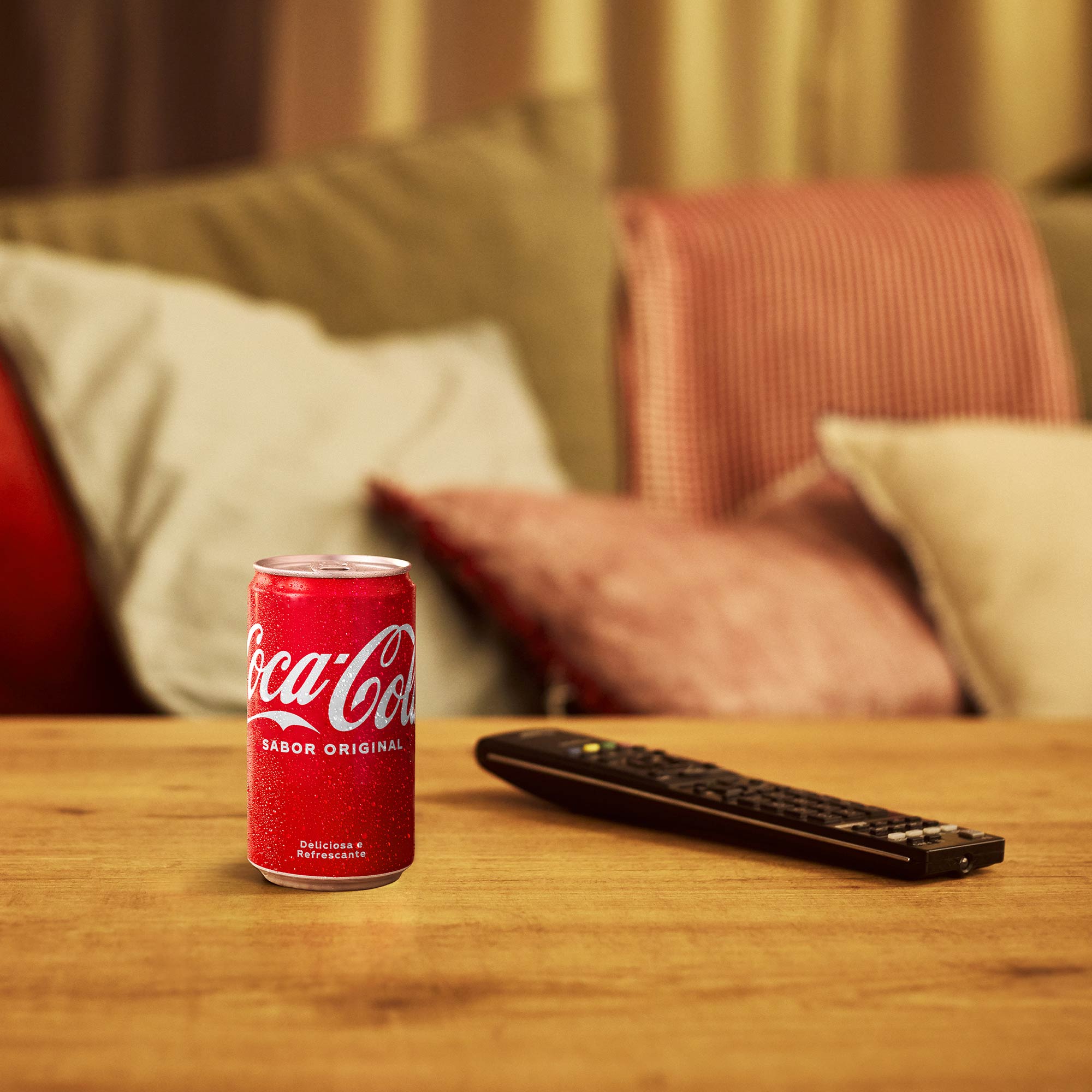 REFRIGERANTE COM GÁS COCA-COLA ORIGINAL LATA 12X0.15L