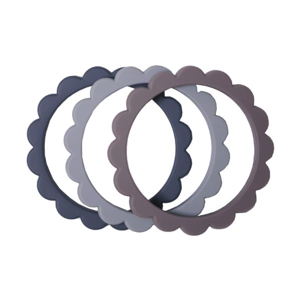 Mushie Bloemen Bijtring / Armband Dove Gray 3 Stuks