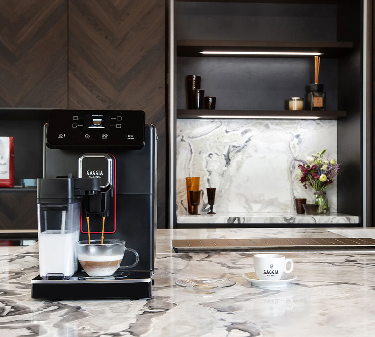 GAGGIA Magenta Prestige Coloris:Noir