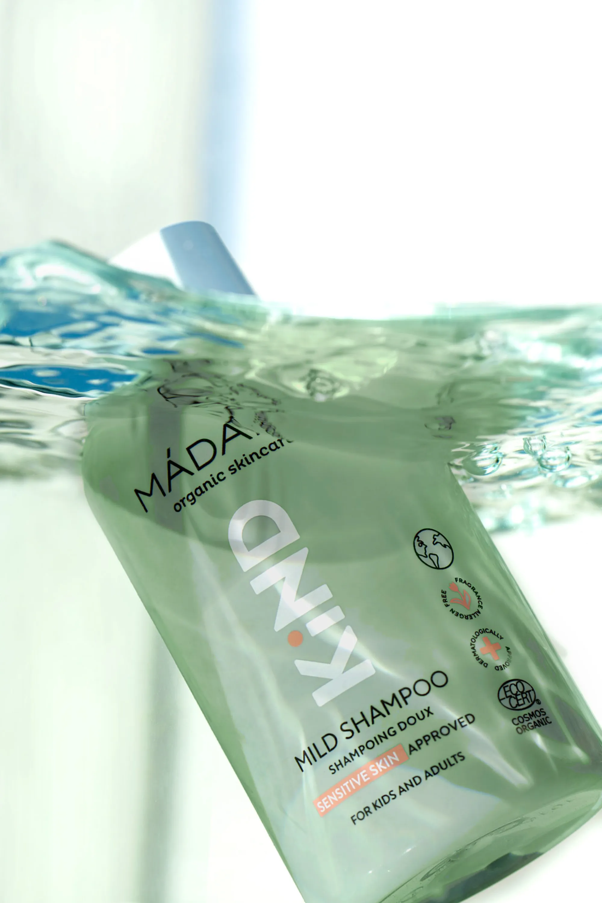 Mádara Cosmetics Shampoing doux pour toute la famille Kind-250 ml