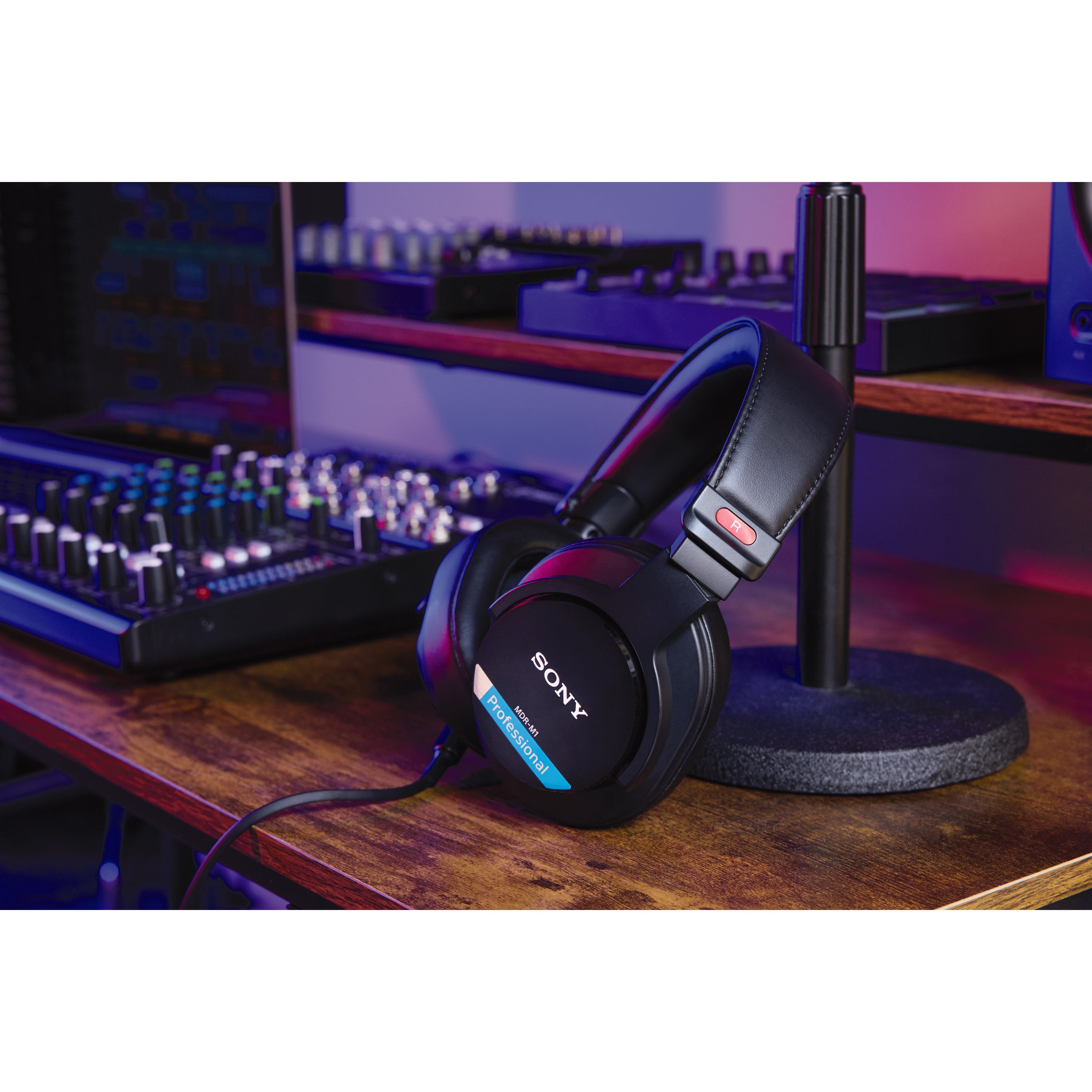 Sony MDR-M1 gesloten studio hoofdtelefoon