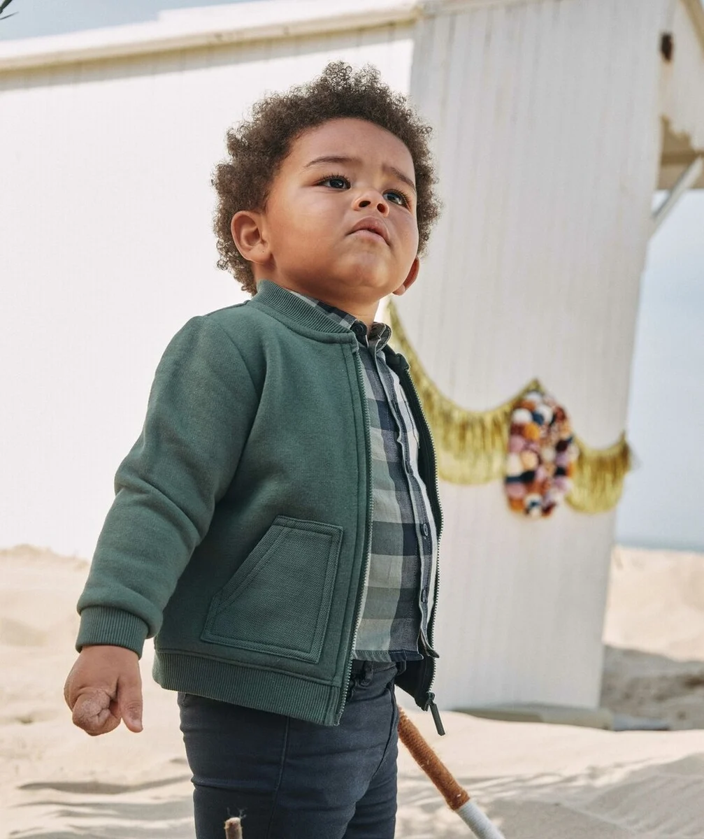 GILET ZIPPÉ BÉBÉ GARÇON EN FIBRES RECYCLÉES VERT