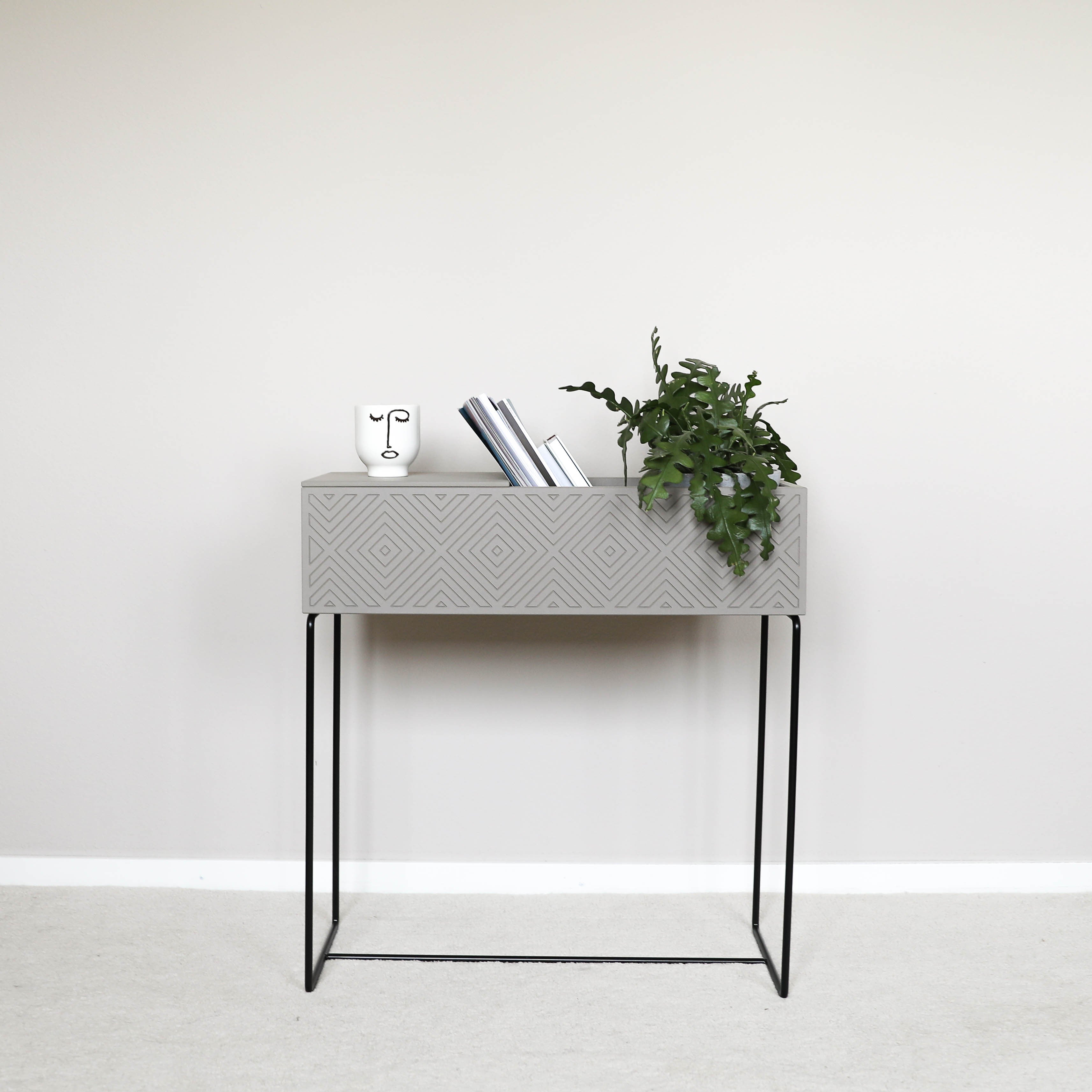 Nevi the plantbox Sandgrau, Schwarz L