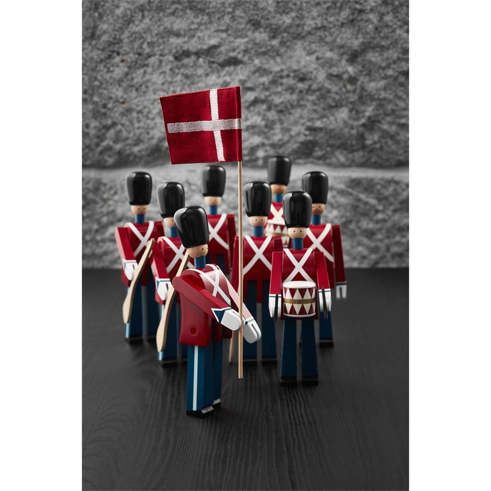​Kay Bojesen - Fanebærer med stofflag, 22 cm