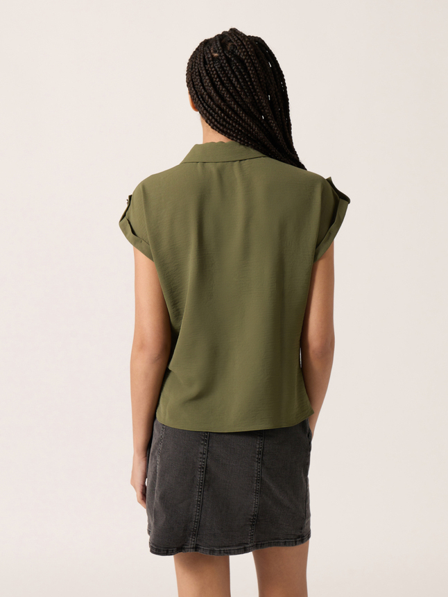 Top col chemise boutons épaules