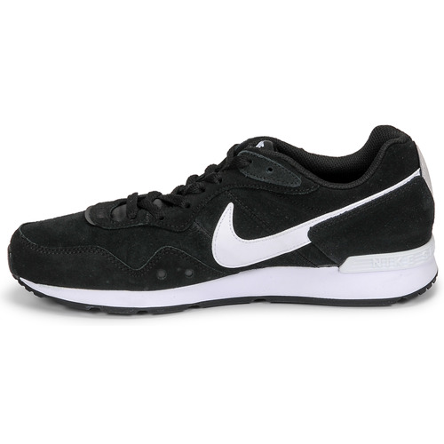 Nike - VENTURE RUNNER SUEDE - Noir / Blanc