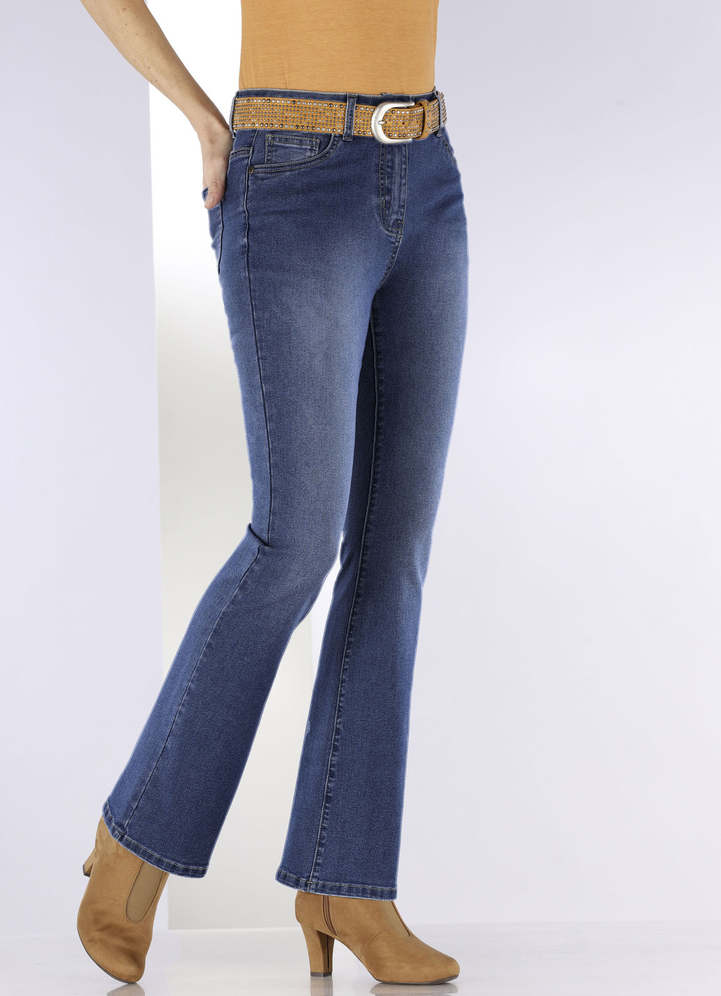 Jeans mit leicht ausgestellter Beinweite