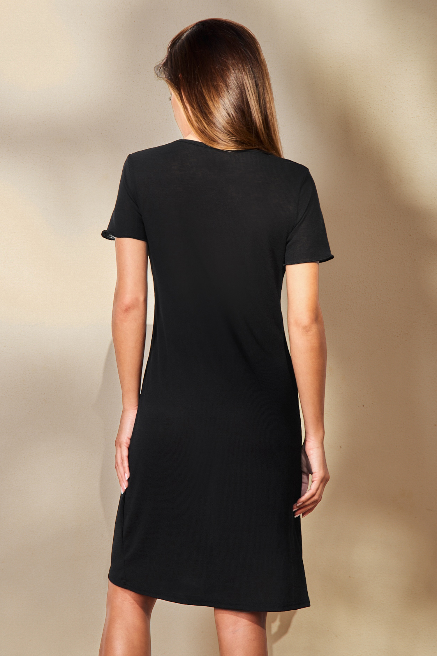 Robe de détente à manches courtes et boutons sur le devant