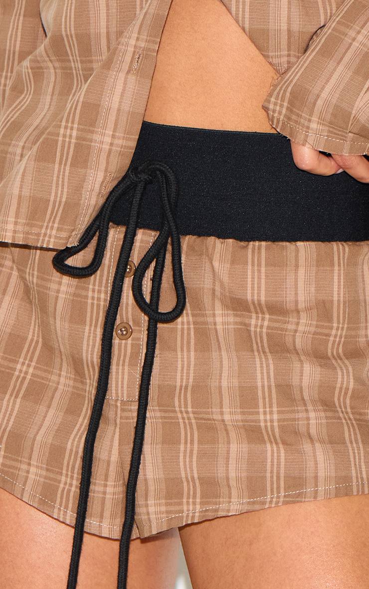 Short Mini Petite À Carreaux Châtaigne Avec Détail De Ceinture