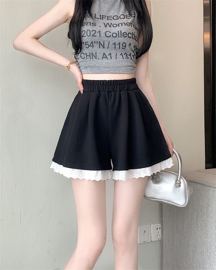 Cloud Nine - Hoge taille, effen kanten shorts