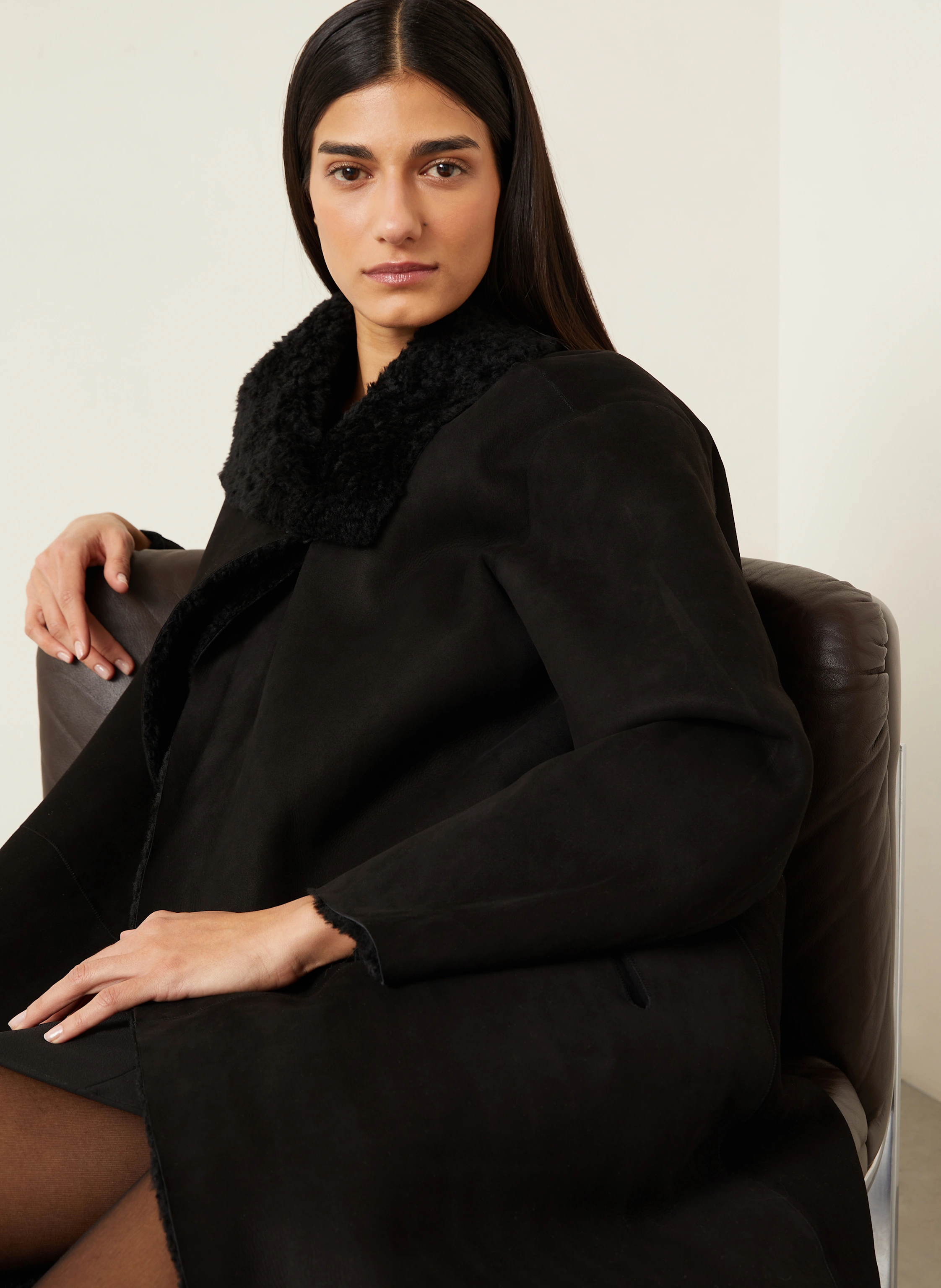 NOUR HAMMOUR Mantel